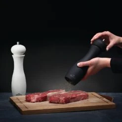 Napoleon 90004 Salt And Pepper Grinder Set -GrillMaster Pro 900004 ls b 04 20