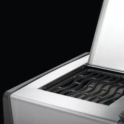 Napoleon RXT525SIBSS Rogue XT 525 Gas Grill On Cart With Infrared Side Burner, 28.75-Inches -GrillMaster Pro rxt ss feature 7 01 20